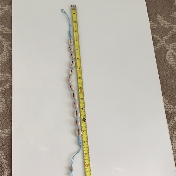 Shell Necklace - Picture 2 of 2